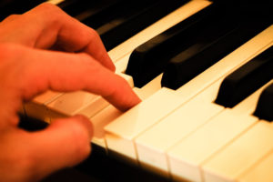 imparare-a-suonare-il-pianoforte-da-adulto